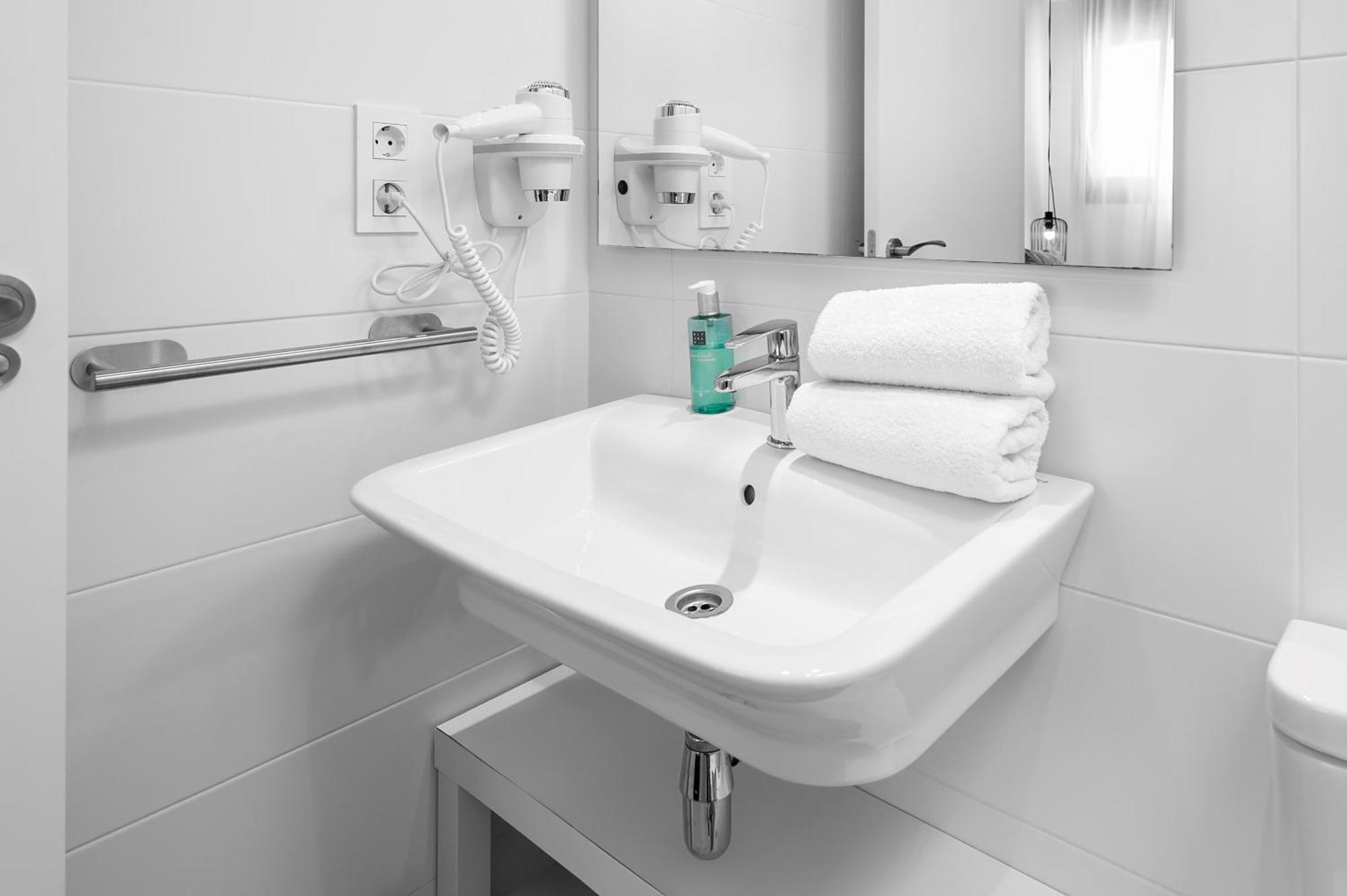 Apartamentos Isabella By Concept Flats Granada Exterior photo